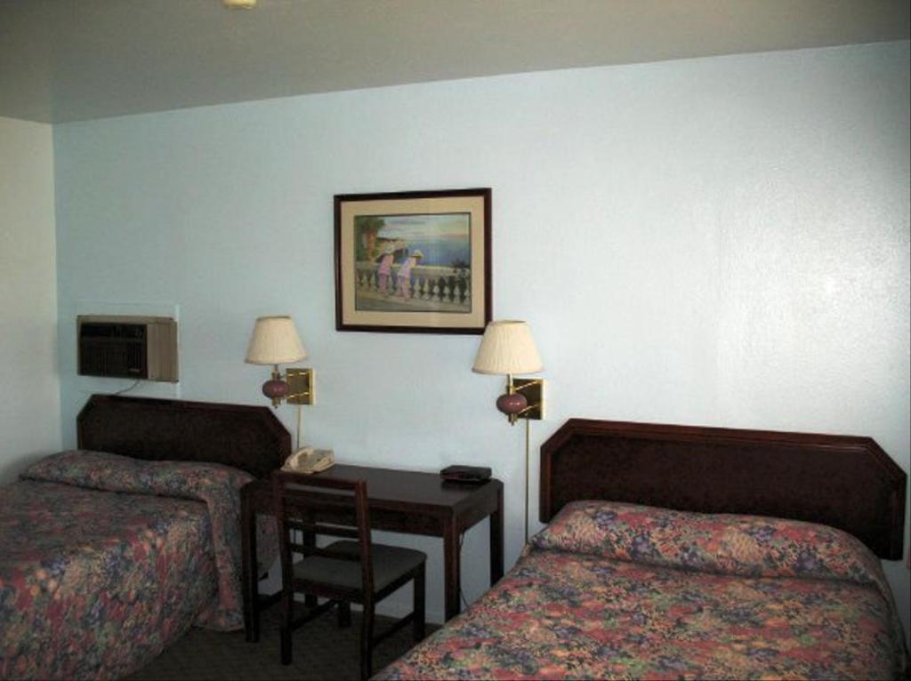 Golden West Motel Кламат Фолс Экстерьер фото