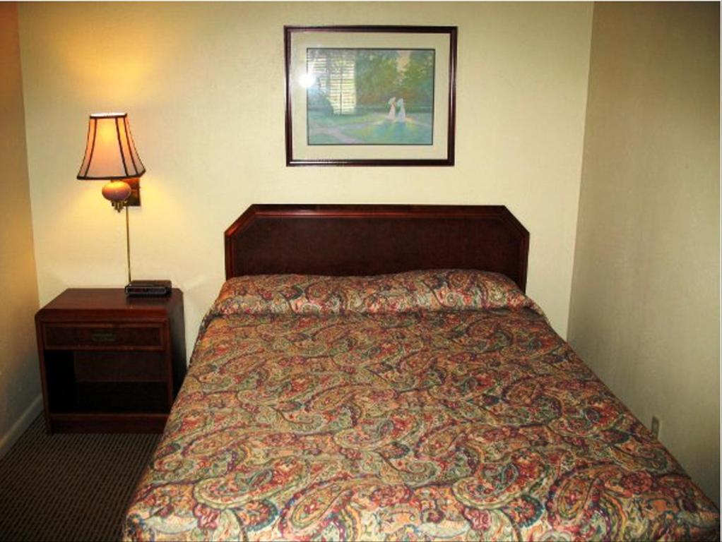 Golden West Motel Кламат Фолс Экстерьер фото