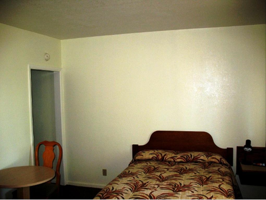 Golden West Motel Кламат Фолс Экстерьер фото