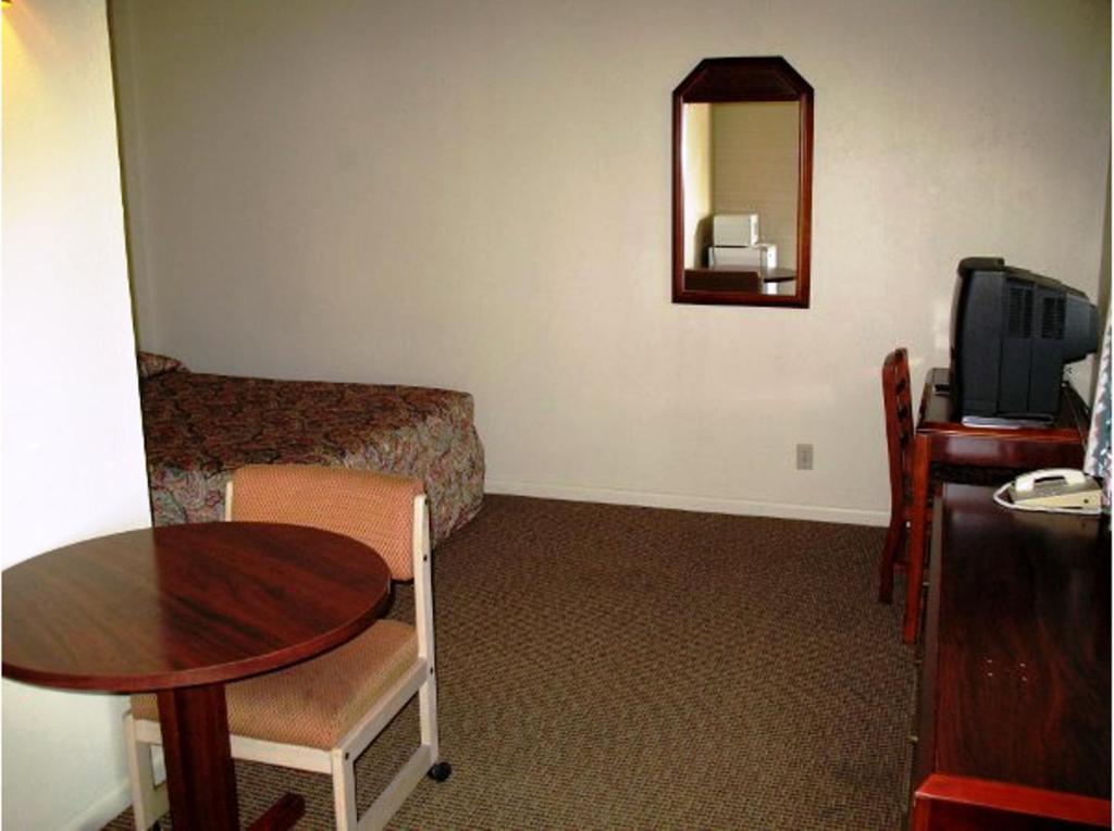 Golden West Motel Кламат Фолс Экстерьер фото