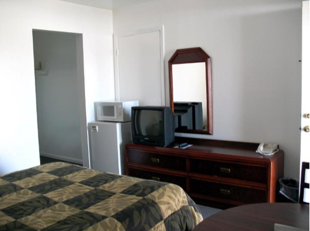 Golden West Motel Кламат Фолс Экстерьер фото