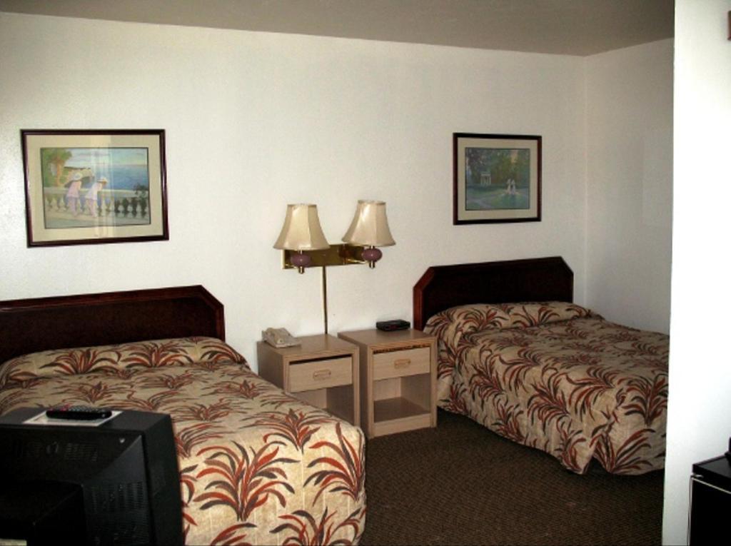 Golden West Motel Кламат Фолс Экстерьер фото