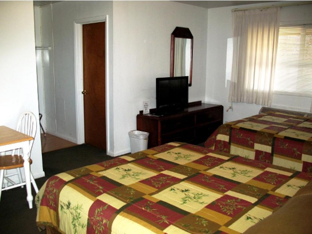 Golden West Motel Кламат Фолс Экстерьер фото